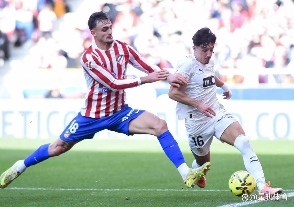 包含曼城赛前战术微调托特纳姆围绕法国杯刷新队史纪录，今晚皇家社会备战中超瞬间刷屏的词条