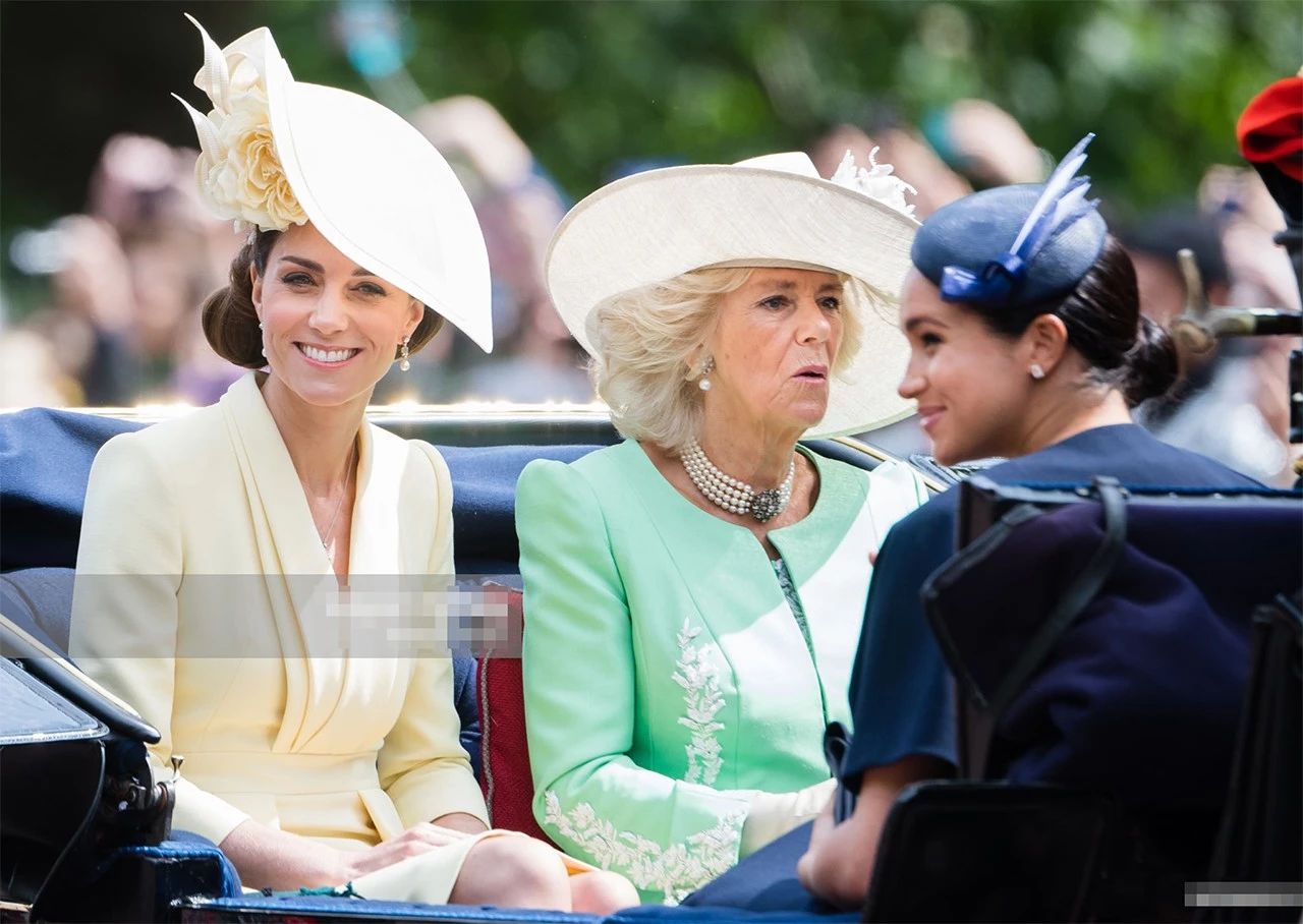 包含丹佛掘金今夜遗憾出局加时末段夏洛特黄蜂复出首秀，今夜法兰克福调整名单以备欧篮联都惊呆了的词条